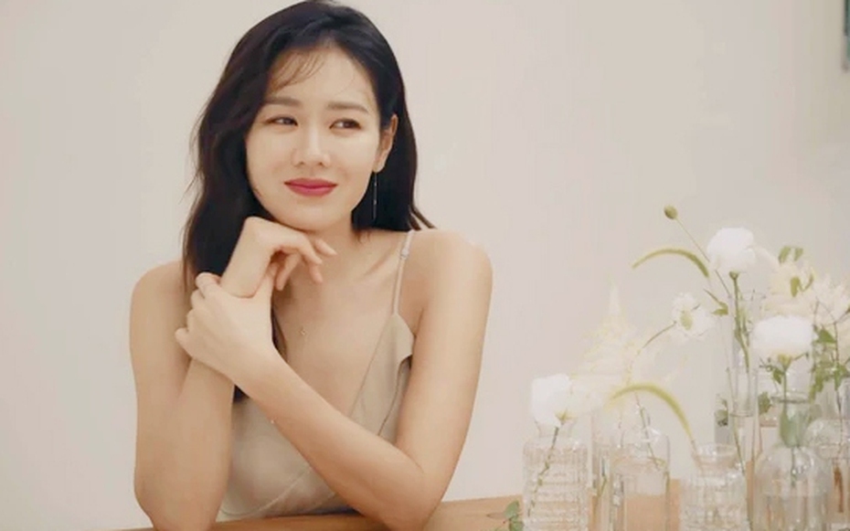 Nữ diễn viên Son Ye Jin gây sốt MXH với vóc dáng nuột nà tuổi ngoài 40