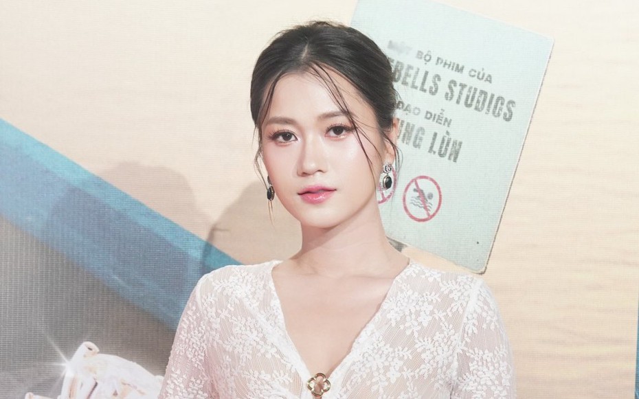 Sắc vóc gây sốt của nữ diễn viên Mang mẹ đi bỏ sau khi giảm 14kg