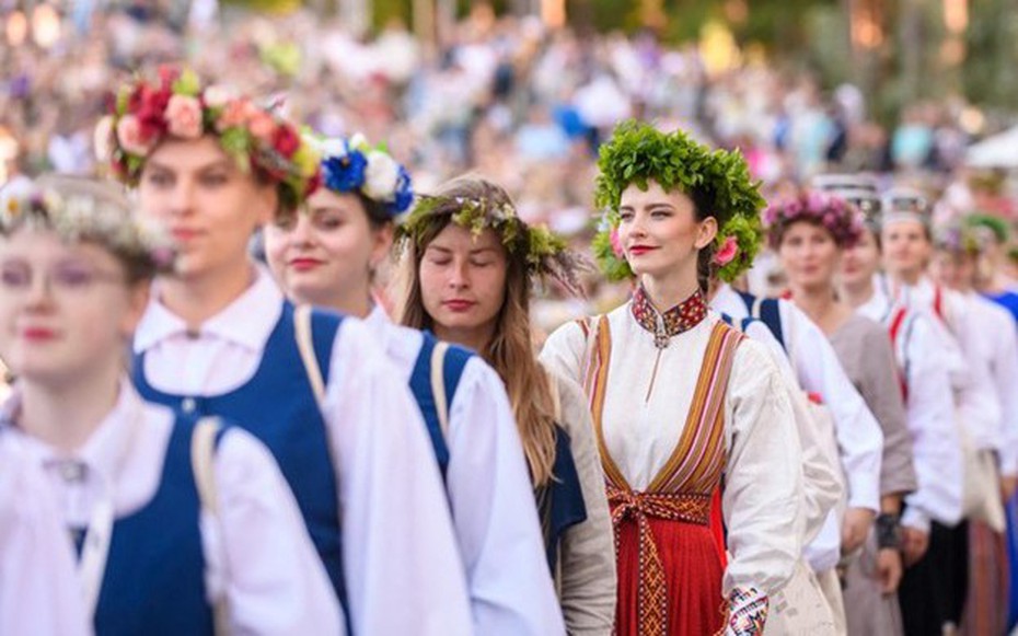 Đất nước thiếu đàn ông, phụ nữ phải đi "thuê chồng" theo giờ