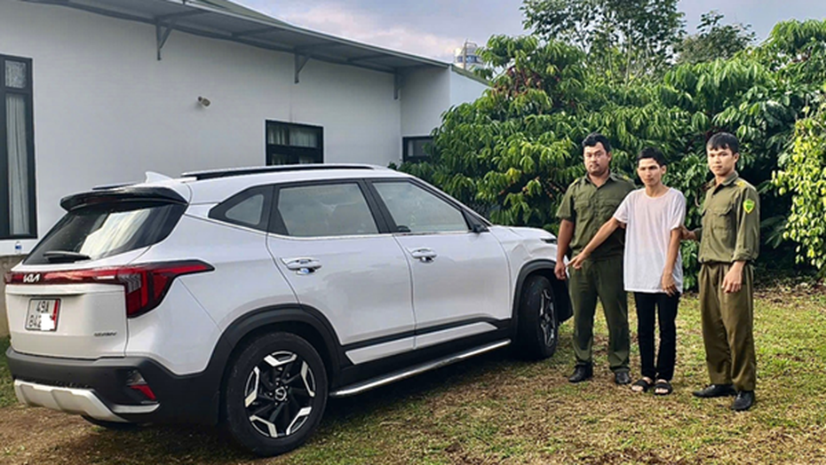 Táo tợn đột nhập vào nhà dân trộm ô tô giấu gần nhà, nam thanh niên bị bắt giữ