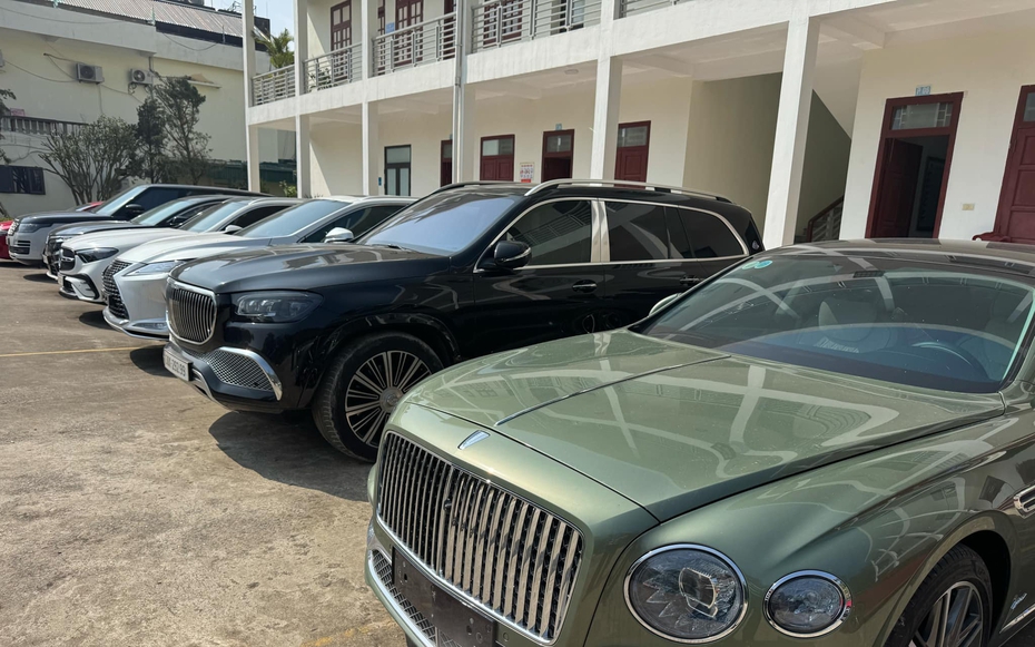 Cận cảnh chiếc Bentley và dàn xe sang trong chuyên án lừa đảo