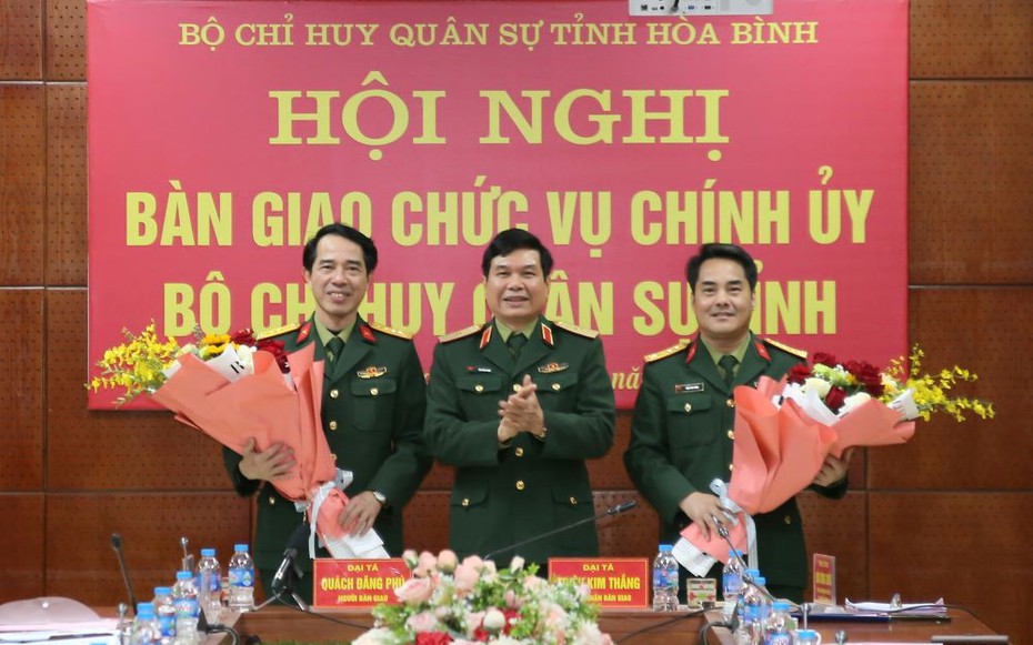 Bổ nhiệm tân Chính ủy Bộ Chỉ huy Quân sự tỉnh Hòa Bình