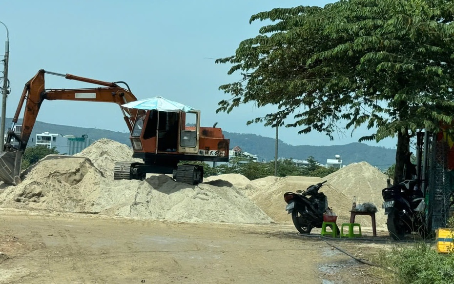 Đà Nẵng: Giá cát tăng, người dân và chủ thầu gặp khó