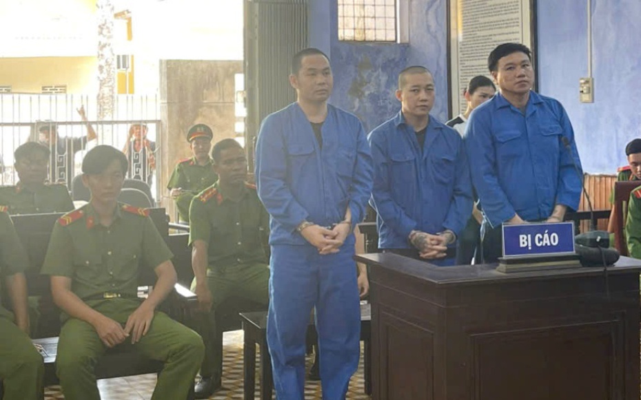 Hơn 40 năm tù cho nhóm bị cáo mua bán, tàng trữ và tổ chức sử dụng ma túy