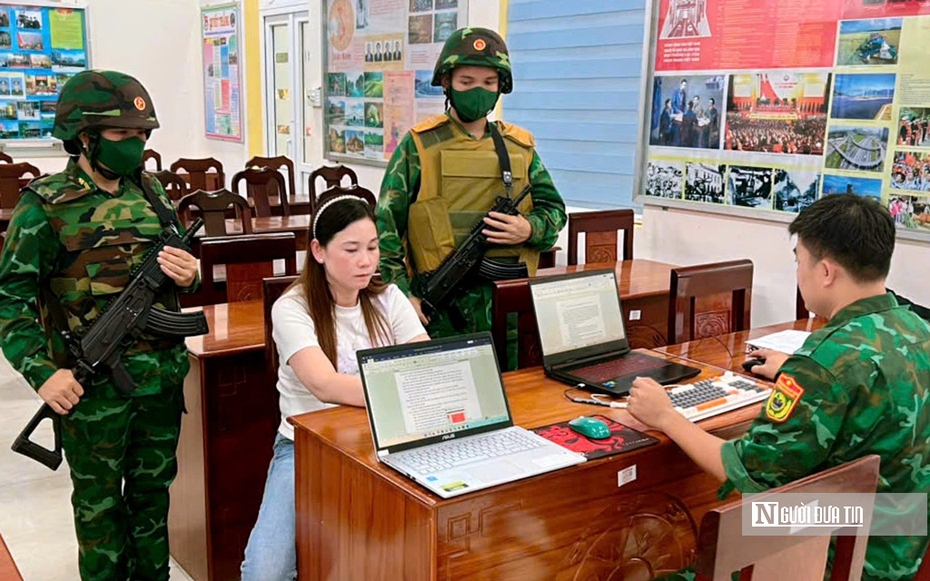 Clip: Bắt người phụ nữ trốn truy nã chuẩn bị xuất cảnh sang Campuchia
