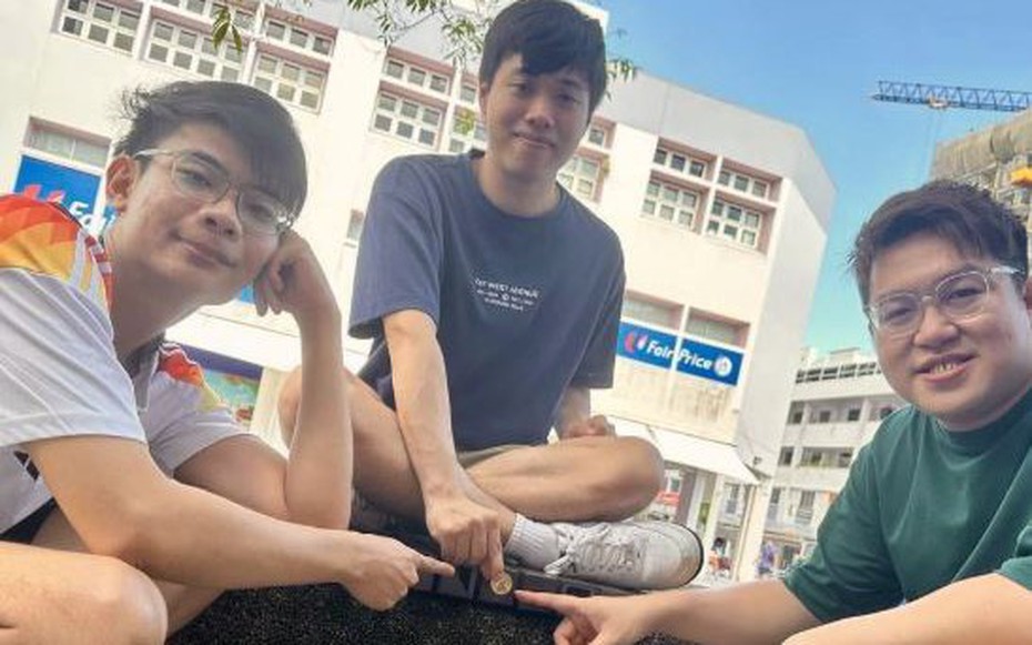 3 thanh niên tìm thấy "kho báu" bằng vàng trị giá 9,4 tỷ đồng dưới ghế