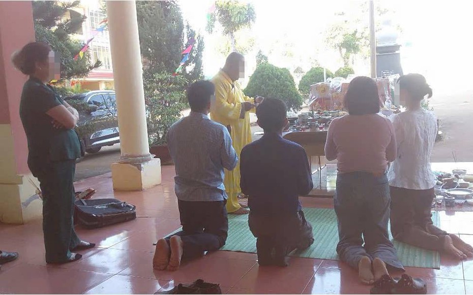 Hiệu trưởng lên tiếng vụ thuê người đến cúng bái trong khuôn viên nhà trường