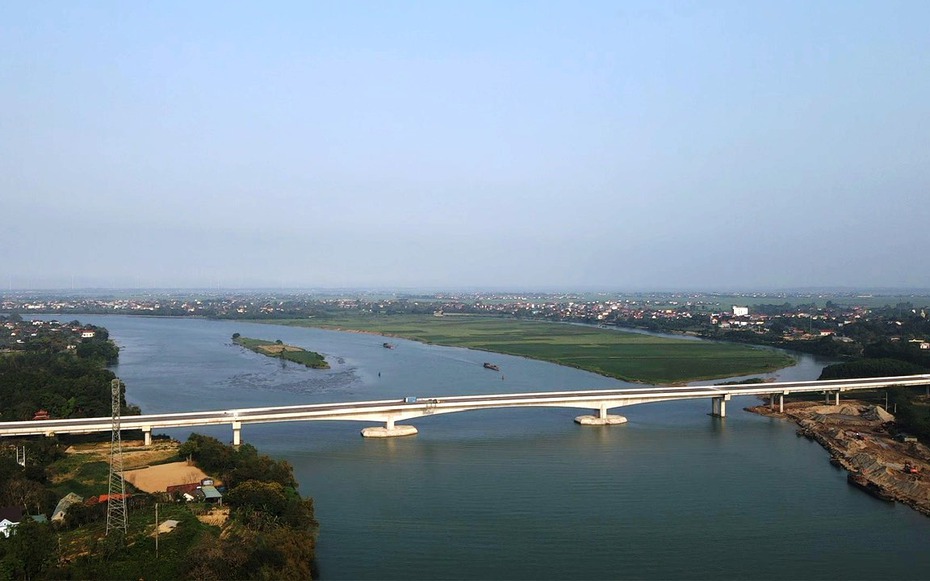 Xuyên núi, xuyên hồ, cao tốc Bắc – Nam qua Quảng Bình lộ diện tuyệt đẹp