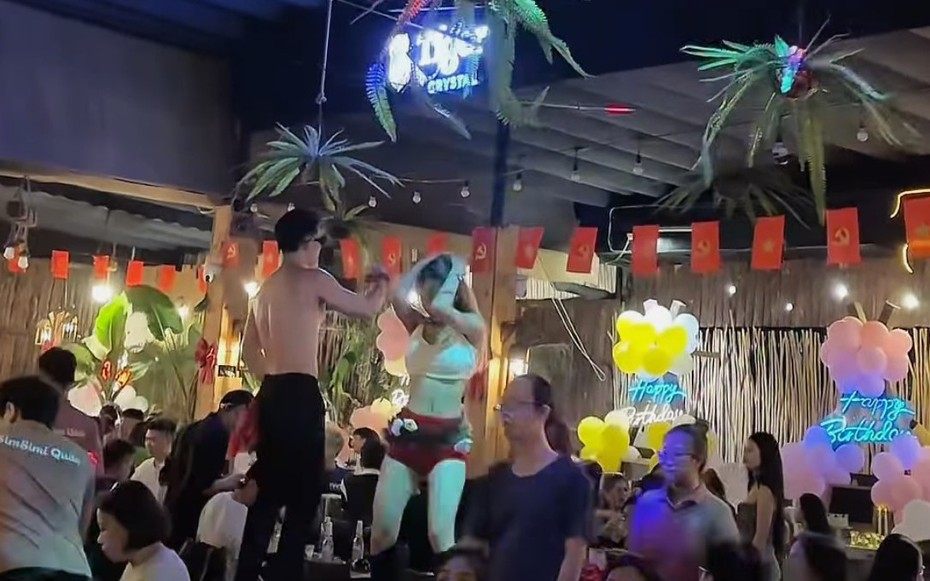 Xử lý 2 cơ sở ăn uống gây ô nhiễm tiếng ồn kéo dài tại "phố nhậu" mới nổi ở Đà Nẵng