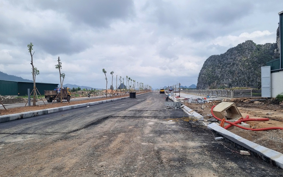 Sắp hoàn thành tuyến đường bao biển ven vịnh di sản