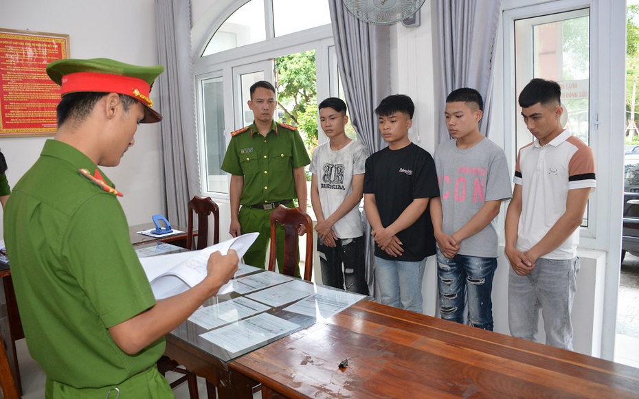 Khởi tố nhóm thanh niên dùng ná cao su đuổi đánh người giữa phố