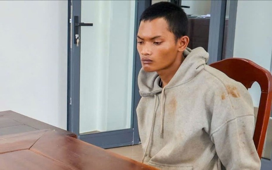 Bắt đối tượng truy nã dùng súng bắn vào nhà vợ
