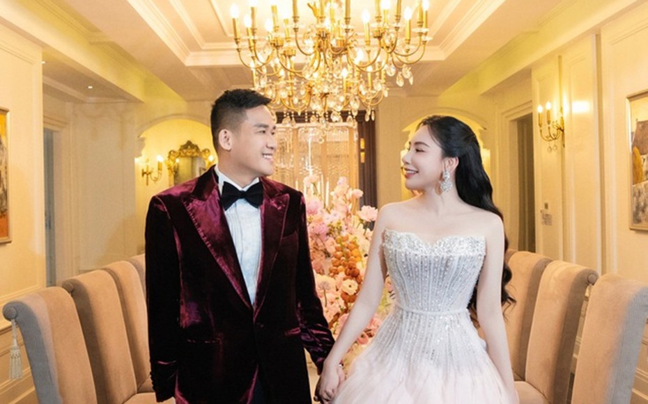 Hậu hôn lễ, Hồ Quỳnh Hương tặng chồng "Đôi tim thuần khiết"