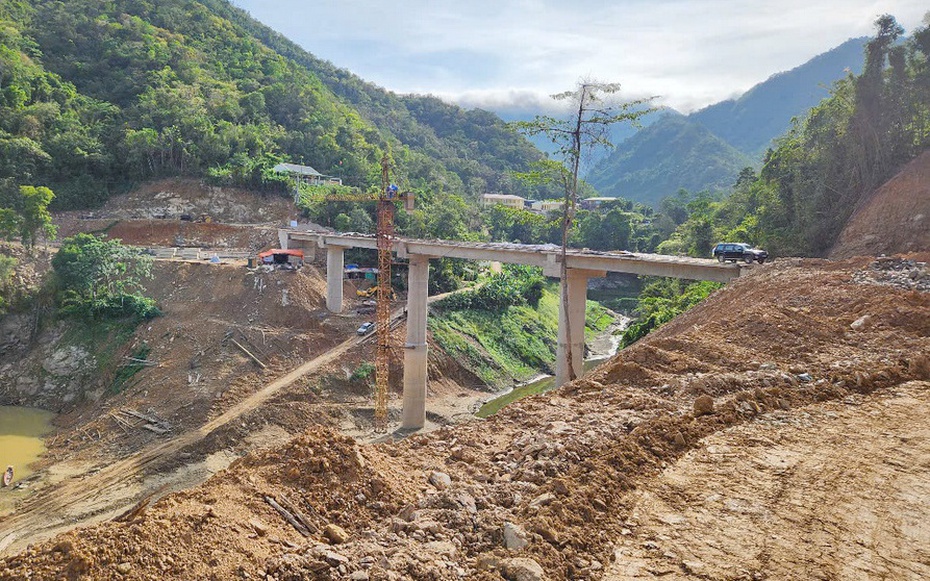 Nghệ An: Đẩy nhanh tiến độ dự án giao thông kết nối 2 xã vùng sâu của huyện Tương Dương