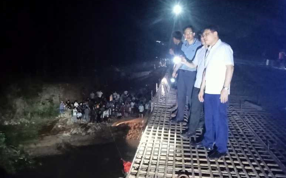 Vụ 7 học sinh bị lũ cuốn trôi: Còn 2 cháu vẫn mất tích