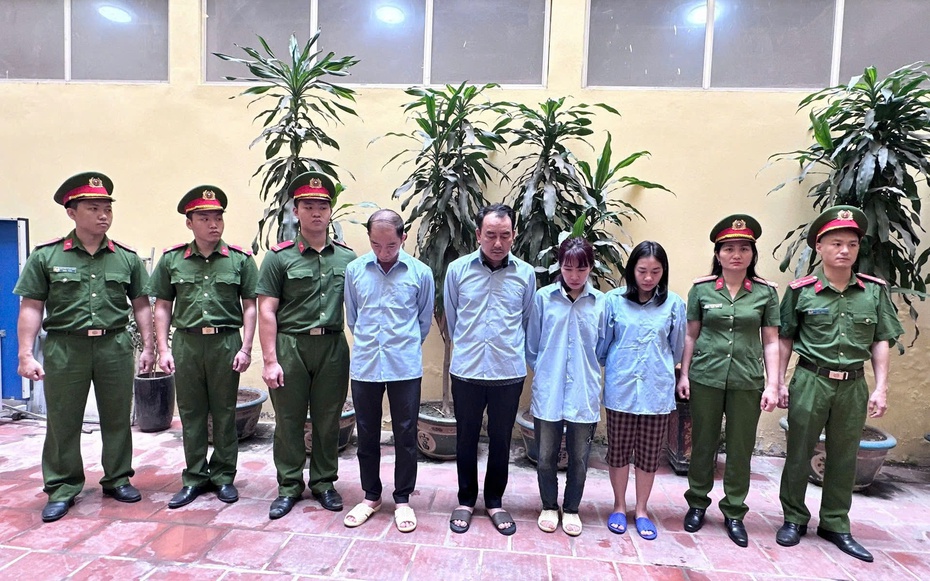 Hà Nội: Khởi tố 4 cán bộ phường nhận hối lộ hơn 1 tỷ đồng