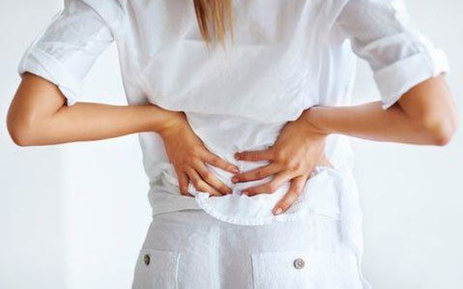Người phụ nữ gãy xương sau khi trở mình trên giường vì thói quen phổ biến của nhiều chị em