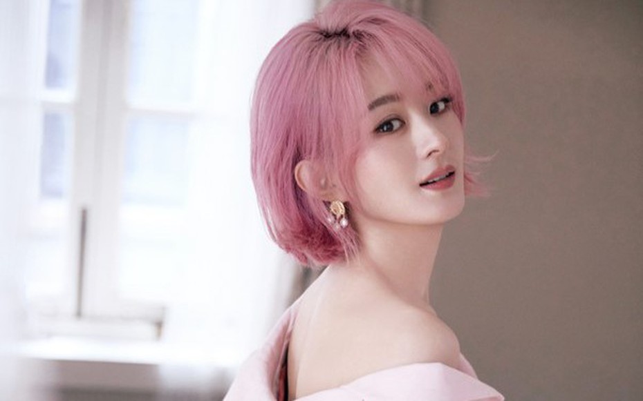 Triệu Lệ Dĩnh "nổi điên" giữa đêm, khiến mạng xã hội dậy sóng