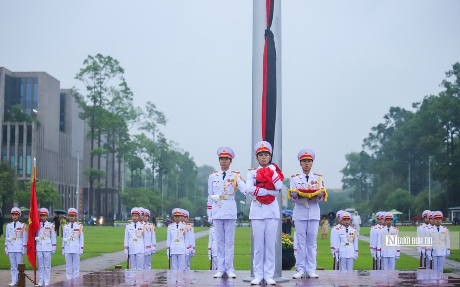 Lễ Thượng cờ rủ bắt đầu Quốc tang nguyên Chủ tịch nước Trần Đức Lương