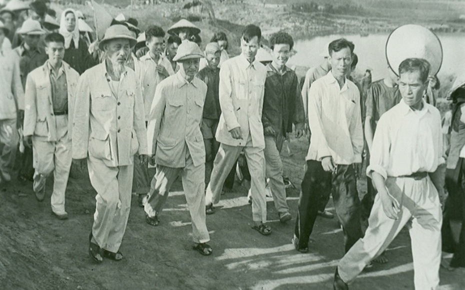 Yêu Bác lòng ta trong sáng hơn