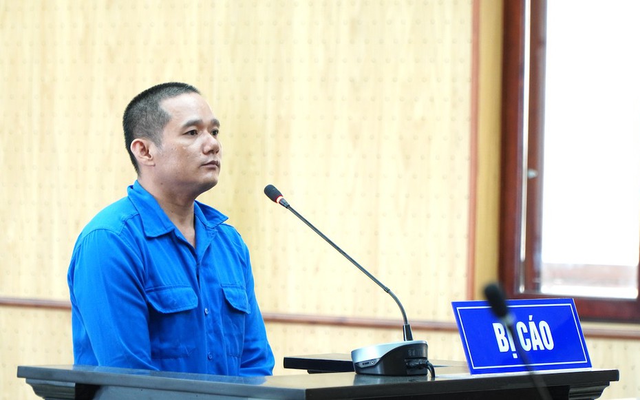 10 năm tù cho người dùng kéo đâm bạn trọ vì mâu thuẫn khóa cổng