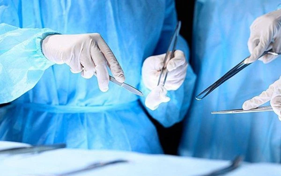 Từ nốt ruồi nhỏ trên mặt, 3 năm không để ý giòi làm tổ trên mặt cụ bà 88 tuổi