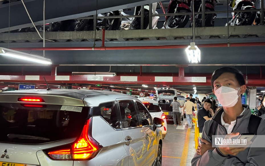 Hơn 130.000 lượt khách qua Tân Sơn Nhất trong ngày 4/5