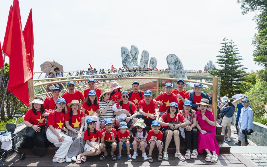 Bùng nổ du lịch tại Đà Nẵng dịp lễ 30/4 – 1/5, thu hơn 2.400 tỷ đồng