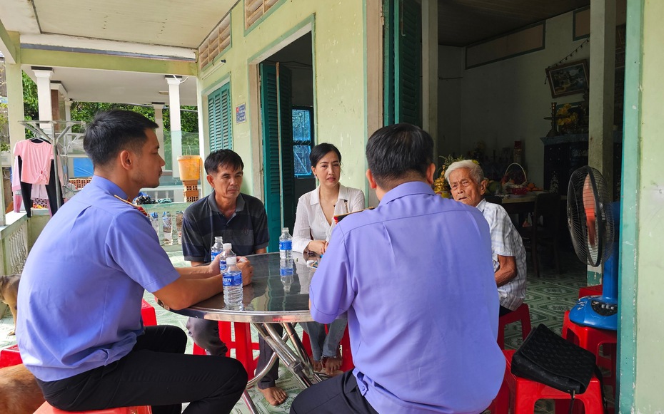 VKSND Tối cao đến kiểm tra hiện trường vụ tai nạn giao thông ở Vĩnh Long