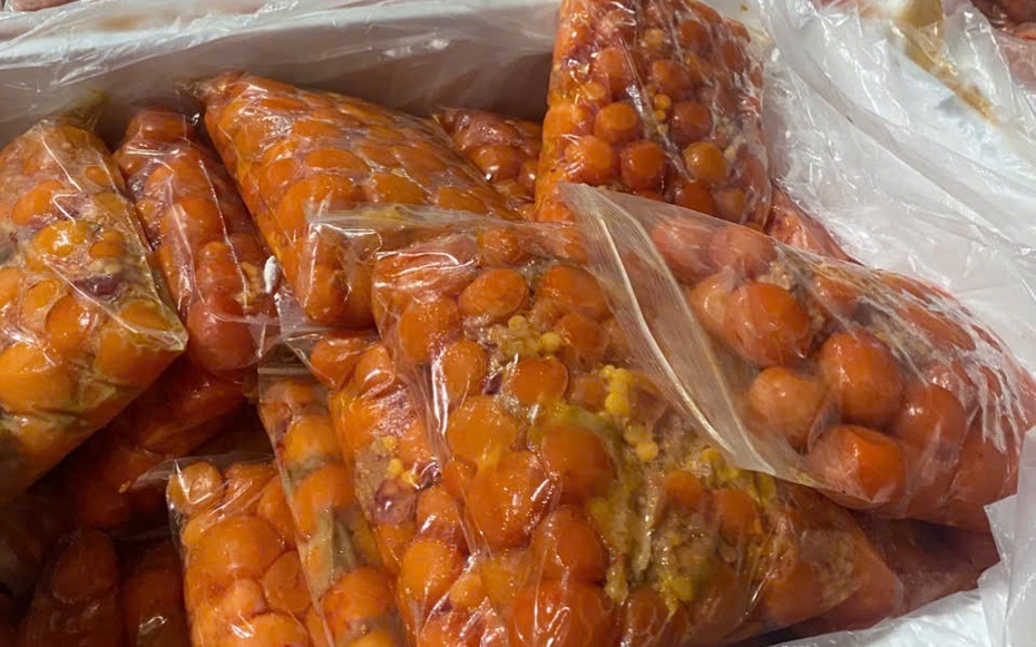 Cận cảnh hơn 7 tấn nội tạng động vật bốc mùi nồng nặc tìm đường tiêu thụ tại Hà Nội