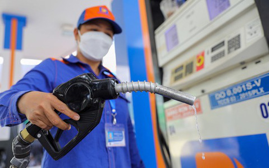 Giá xăng dầu tiếp tục giảm
