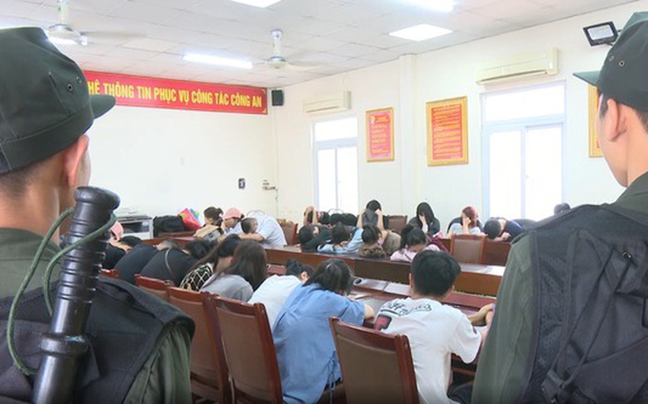 Khởi tố 30 đối tượng câu kết với người nước ngoài lừa đảo hàng trăm tỷ dưới hình thức "cắt đá tìm ngọc"