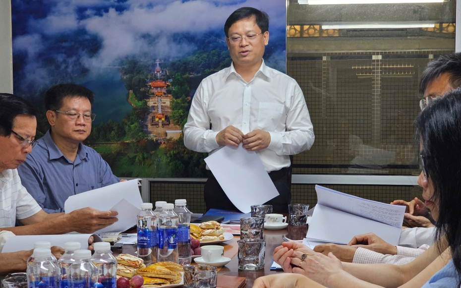 Phục hồi ngai vua triều Nguyễn bị xâm hại: Khẩn trương nhưng không vội vàng