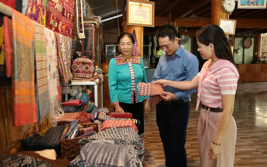 Bảo tồn nghề dệt thổ cẩm truyền thống của đồng bào dân tộc Thái Nghệ An