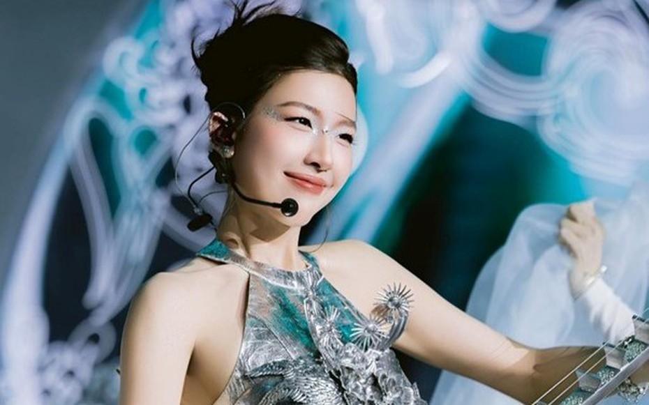 Em xinh Hằng Lamoon đa tài, gây bất ngờ