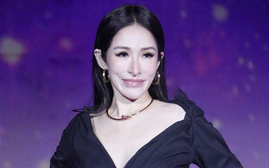 Sốc nặng trước diện mạo biến dạng của nữ diva nổi tiếng sau vụ bị chó cắn đến hủy dung