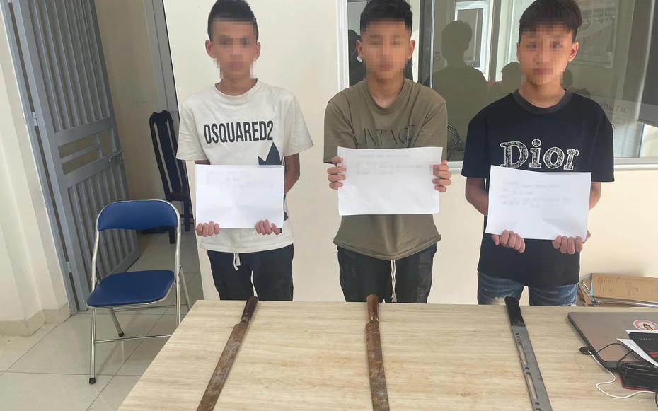 Bắt 3 thanh thiếu niên cầm kiếm đi cướp tài sản lúc rạng sáng