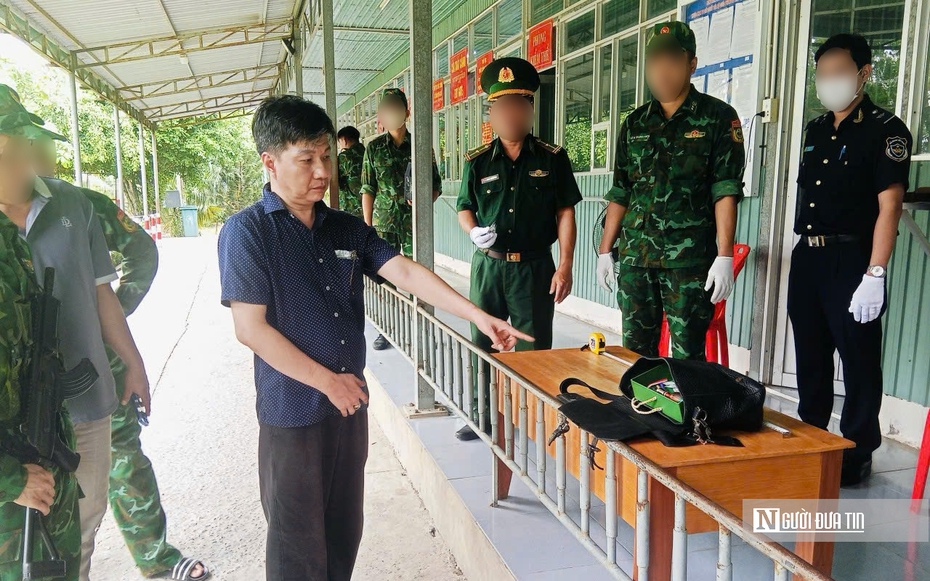 Bắt đối tượng tàng trữ ma túy và 2 khẩu súng qua biên giới