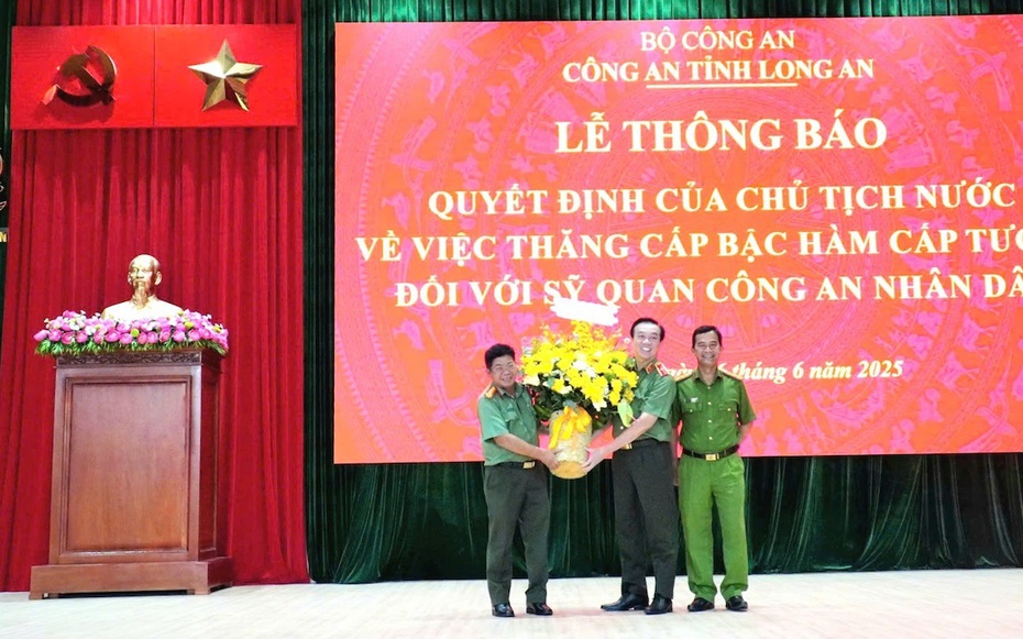 Giám đốc Công an tỉnh Long An được thăng cấp hàm Thiếu tướng