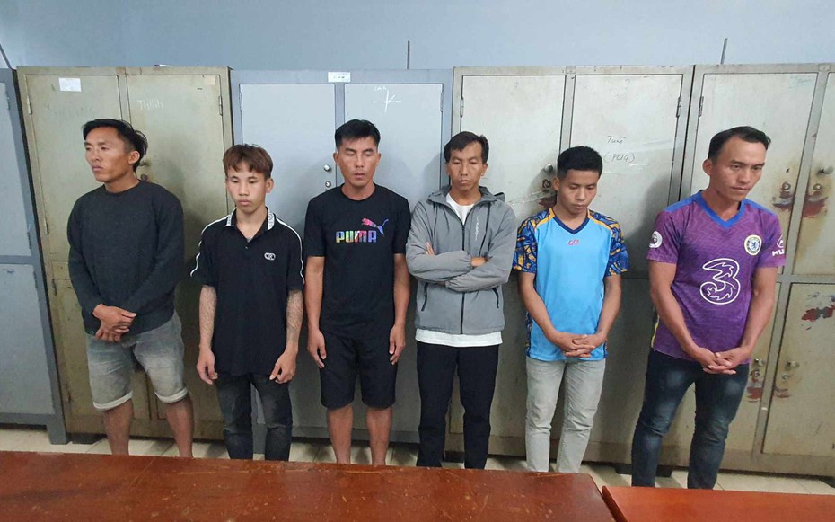 Khởi tố, bắt tạm giam 6 đối tượng ép bé gái 14 tuổi uống say để thực hiện hành vi đồi bại