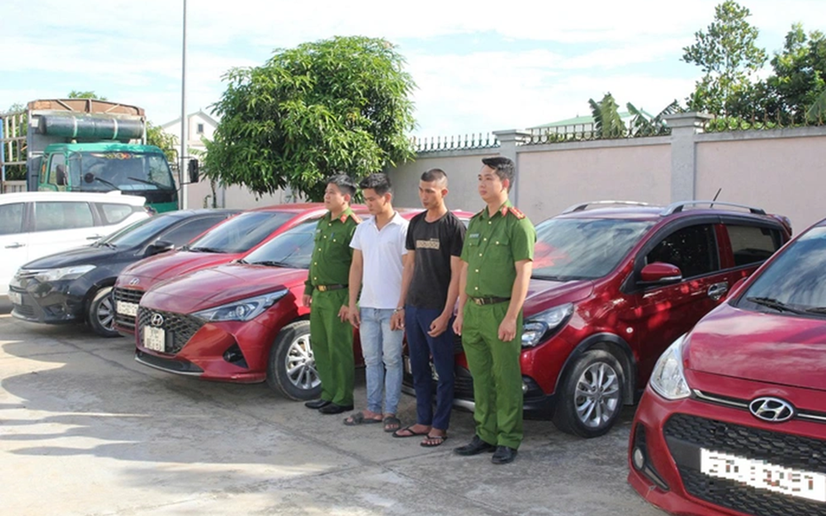 Bản tin 19/6: Bắt 2 đối tượng bất hảo làm "bốc hơi" 11 xe ô tô