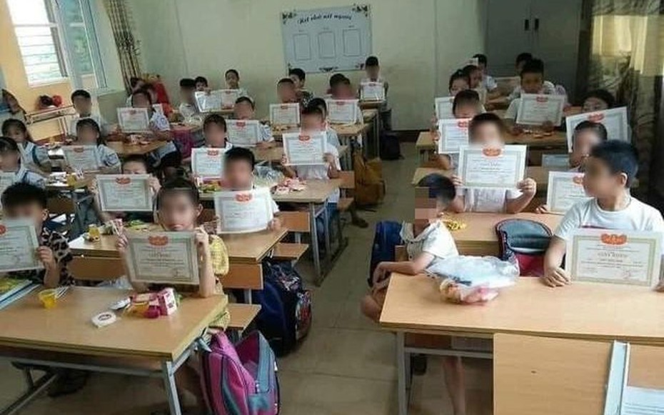 Cuối năm học và chuyện khen thưởng
