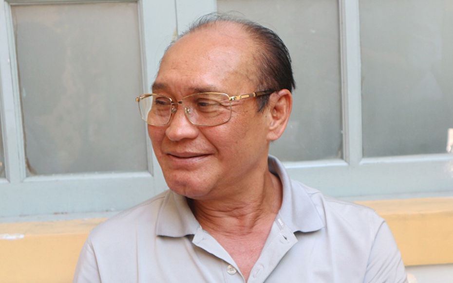 "Đệ nhị danh hài" từng "đếm tiền mỏi tay", tuổi 72 vất vả mưu sinh bằng nghề bán bánh, làm shipper