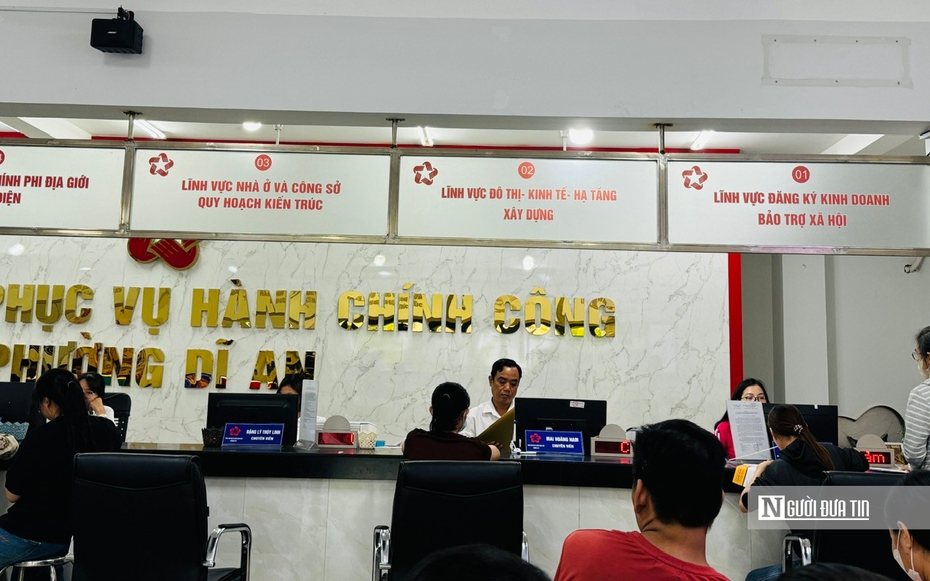 Nhiều xã, phường ở Bình Dương thay biển tên, hoạt động phục vụ người dân theo mô hình chính quyền 2 cấp