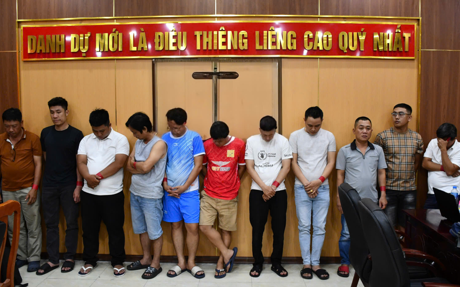 Những mắt xích tinh vi lộ diện trong đường dây cá độ 350 tỷ đồng qua mạng