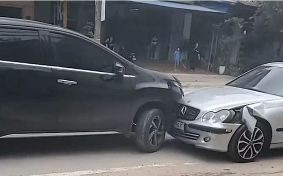 Tài xế xe Mescedes dùng ma túy khi chở con gái, gây tai nạn liên hoàn
