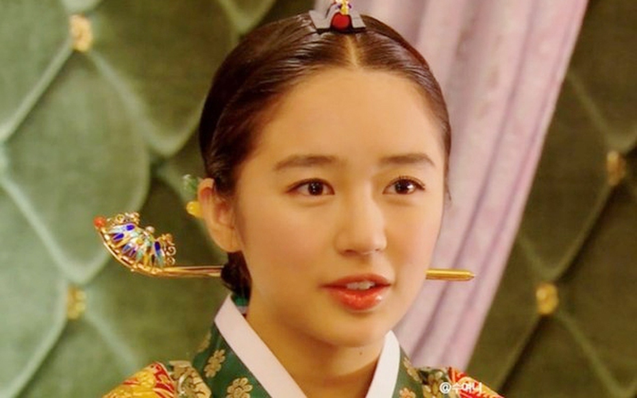 Thái tử phi đẹp nhất xứ Hàn: Yoon Eun Hye bao năm vẫn là huyền thoại