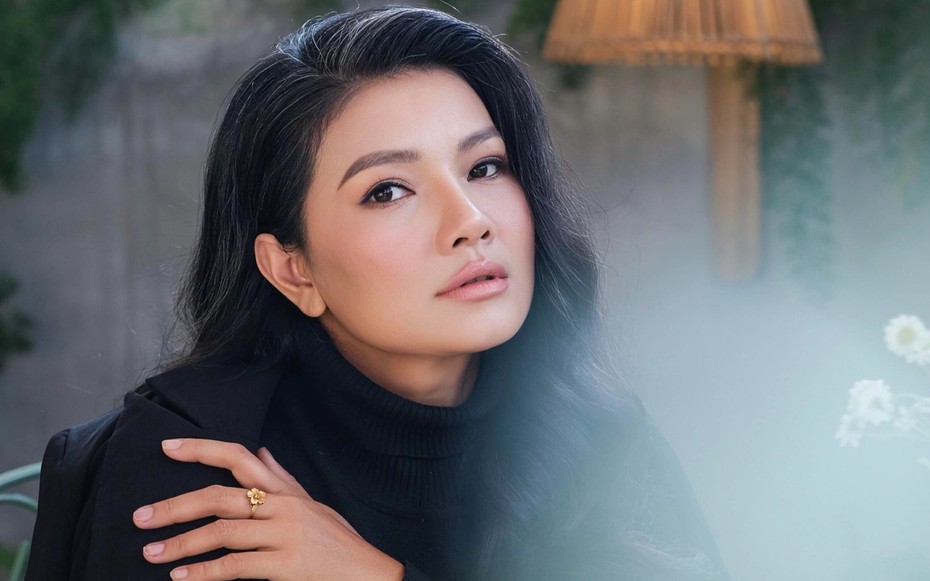 "Nữ hoàng cảnh nóng"công khai bạn trai ở tuổi 49 sau 3 lần đổ vỡ