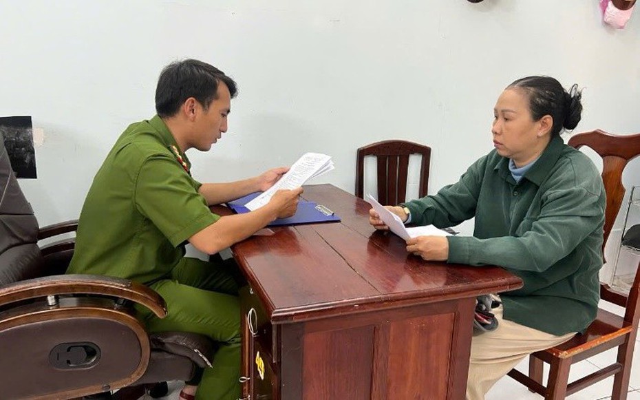 Đang chấp hành án treo, người phụ nữ tiếp tục bị bắt quả tang chở thuốc lá lậu