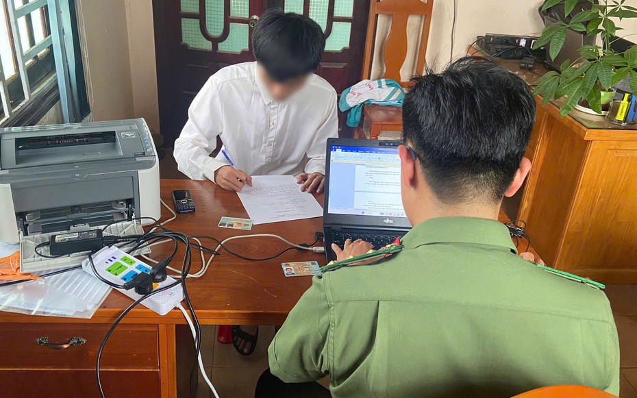 Khởi tố vụ thí sinh gian lận thi tốt nghiệp THPT bằng thiết bị công nghệ cao